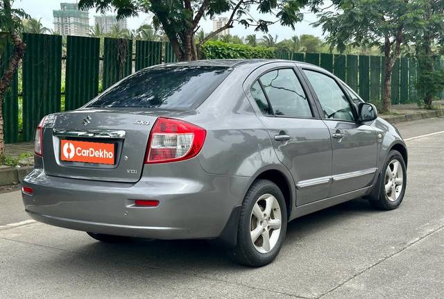 https://images10.gaadi.com/usedcar_image/3640796/original/processed_img2900604__used_car_2900604_1698328308.jpg?imwidth=6402