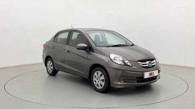 https://images10.gaadi.com/usedcar_image/3640882/original/38497744-b687-43df-823e-854f358d2134__43.jpg?imwidth=6400