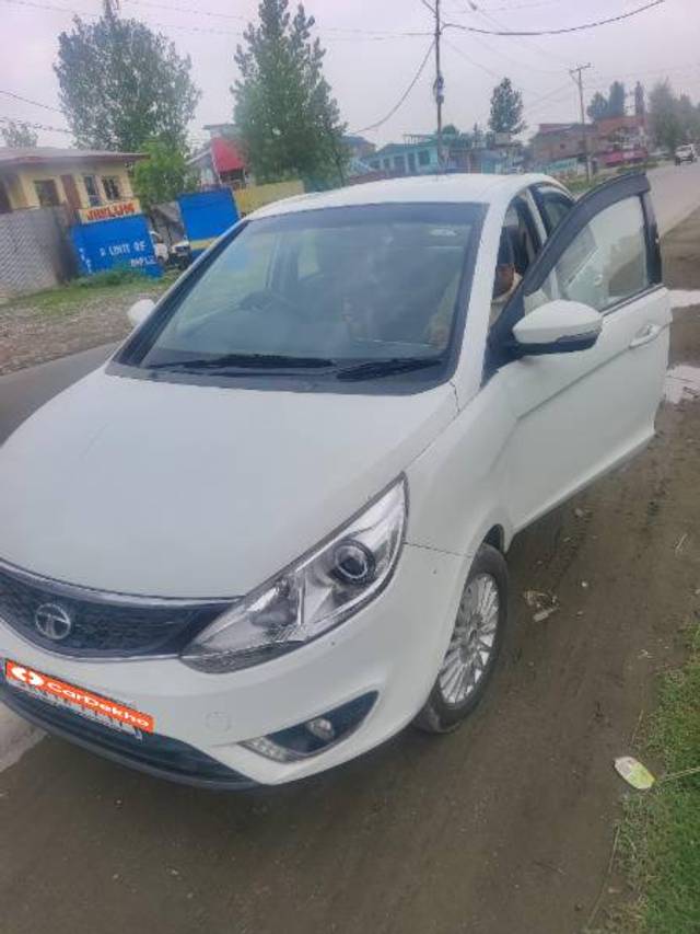 https://images10.gaadi.com/usedcar_image/3640887/original/processed_1879ed79-d0ed-4201-a3ef-2688979911d4.jpg?imwidth=6402