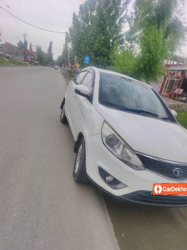 https://images10.gaadi.com/usedcar_image/3640887/original/processed_2ccfc5e3-facb-4f33-86ce-a10123384bf8.jpg?imwidth=6400