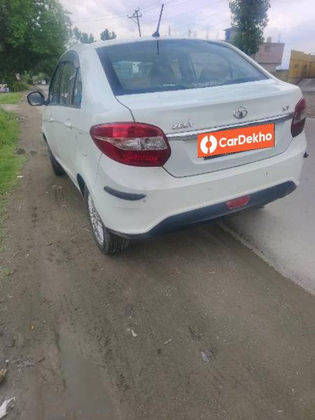 https://images10.gaadi.com/usedcar_image/3640887/original/processed_d7bf5597-8351-4c80-9701-76d083547913.jpg?imwidth=6401