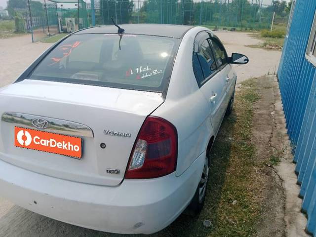 https://images10.gaadi.com/usedcar_image/3640900/original/processed_8ad17238-8078-4cbb-b4e6-1c7e7817265e.jpg?imwidth=6401
