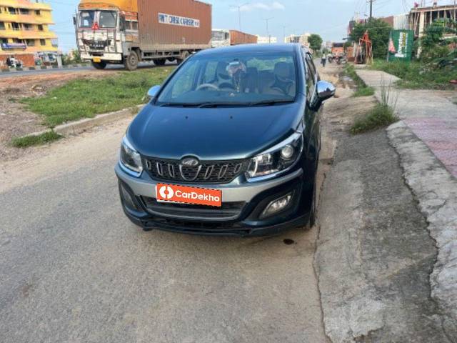 https://images10.gaadi.com/usedcar_image/3640964/original/processed_c6d8b0d3-0677-44e7-a616-74afacf0141a.jpeg?imwidth=6402