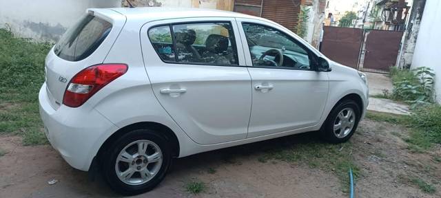 https://images10.gaadi.com/usedcar_image/3641133/original/processed_41f36fe0-04b8-4bfa-9331-d8039025b0c8.jpg?imwidth=6401