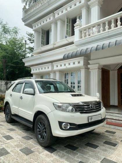 Toyota Fortuner 4x2 Manual Toyota Fortuner 4x2 Manual