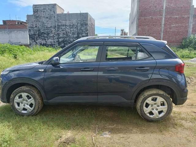 https://images10.gaadi.com/usedcar_image/3641281/original/processed_a7bdbfe1-9c60-4f26-b01c-b53930a02cd2.jpg?imwidth=6402
