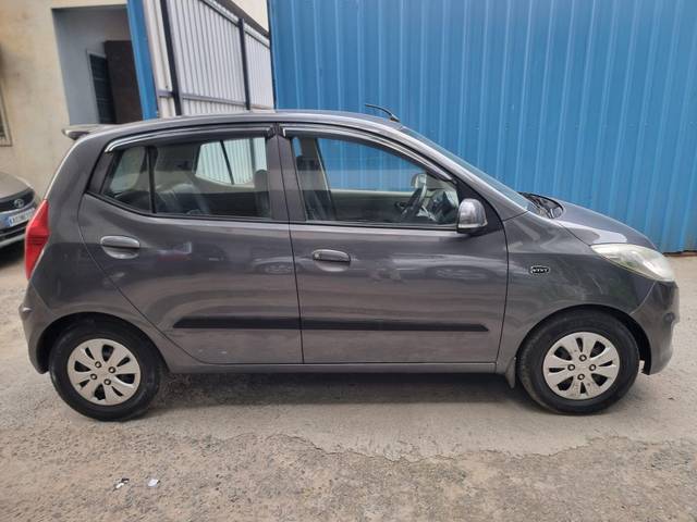 https://images10.gaadi.com/usedcar_image/3641332/original/processed_img2900739__used_car_2900739_1698380118.jpg?imwidth=6401