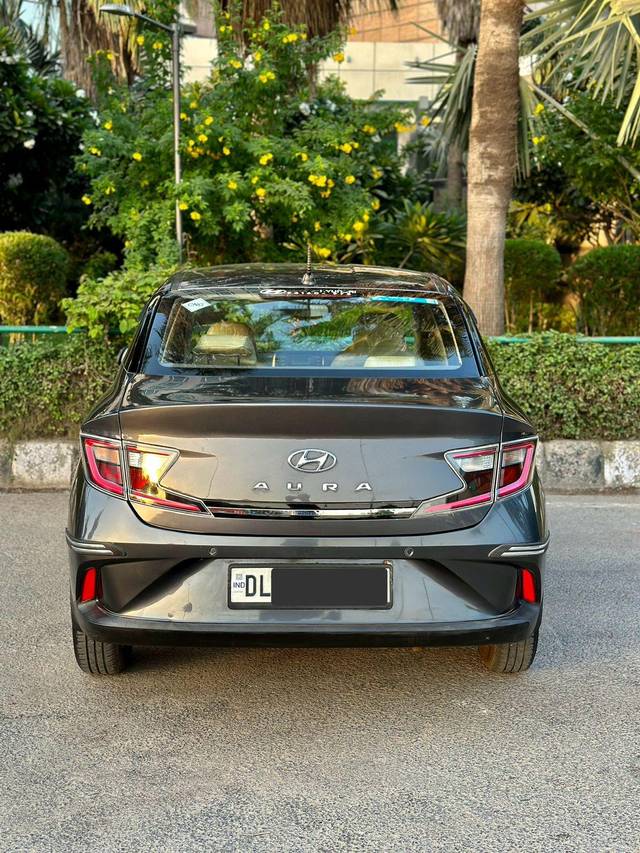 https://images10.gaadi.com/usedcar_image/3641492/original/processed_img2900802__used_car_2900802_1698386633.jpg?imwidth=6402