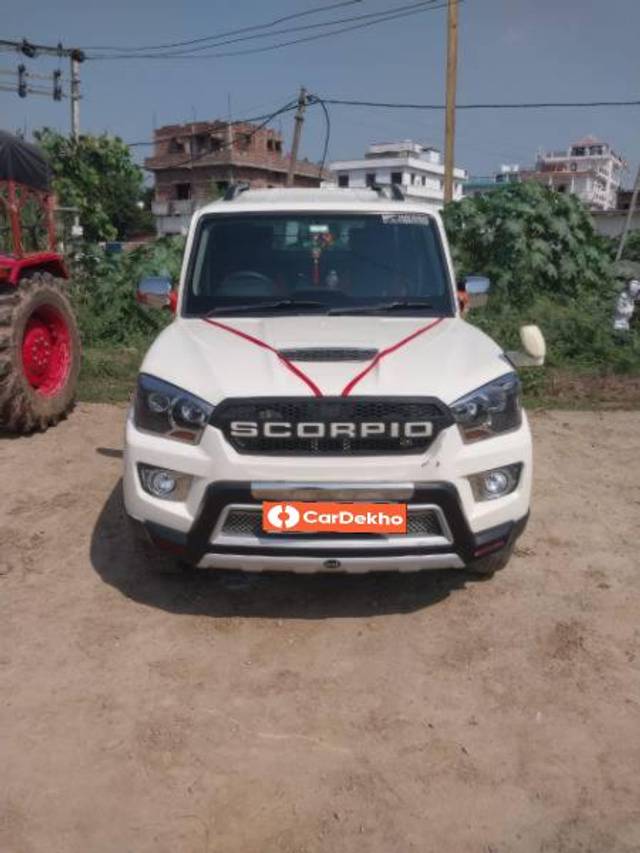 https://images10.gaadi.com/usedcar_image/3641526/original/processed_3f057bc7-000f-47ff-ae4b-7e2bb14cf14e.jpg?imwidth=6400