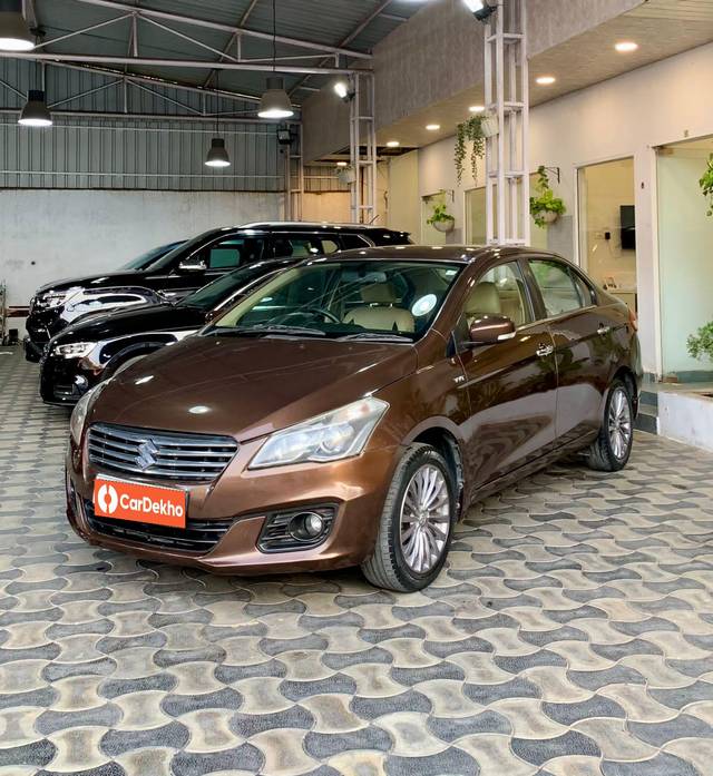 https://images10.gaadi.com/usedcar_image/3641540/original/processed_img2900833__used_car_2900833_1698388317.jpg?imwidth=6400