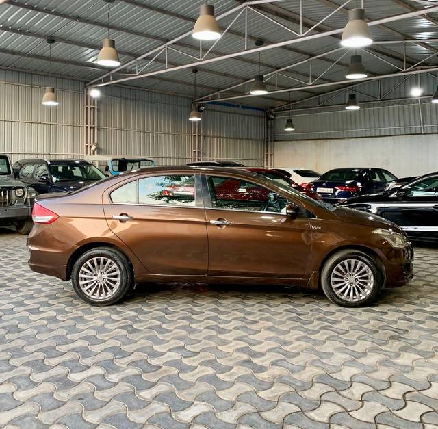 https://images10.gaadi.com/usedcar_image/3641540/original/processed_img2900833__used_car_2900833_1698388385.jpg?imwidth=6401