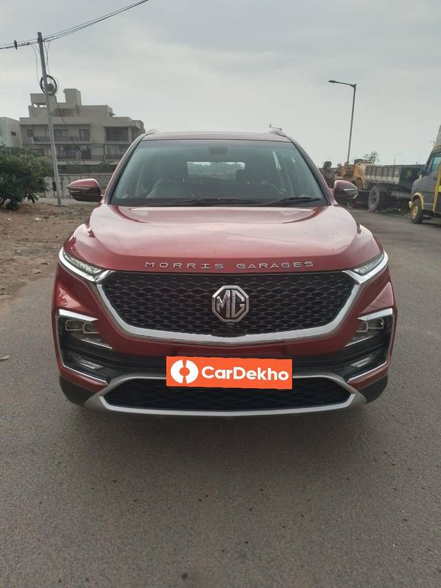 https://images10.gaadi.com/usedcar_image/3641634/original/processed_img2900877__used_car_2900877_1698390927.jpg?imwidth=6402