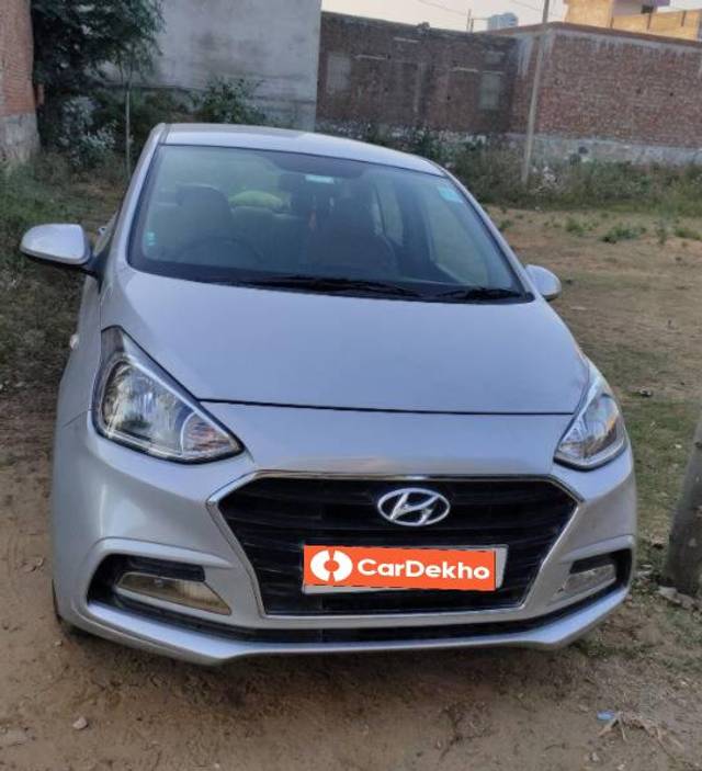 https://images10.gaadi.com/usedcar_image/3641643/original/processed_de89eb8a-db27-43b9-be4a-8b852e95e786.jpg?imwidth=6400