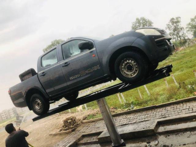 https://images10.gaadi.com/usedcar_image/3641713/original/processed_6560e748-98a5-47a2-8c42-4d3e892050d2.jpeg?imwidth=6400