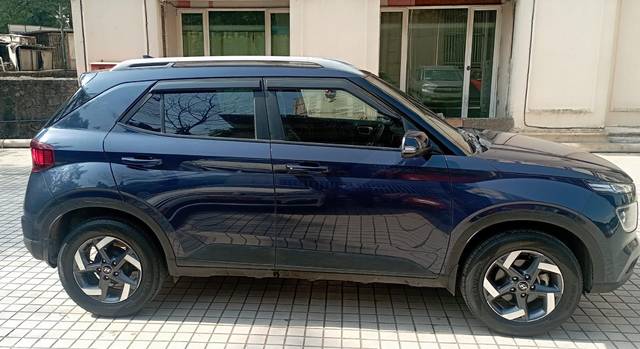 https://images10.gaadi.com/usedcar_image/3641745/original/processed_img2900941__used_car_2900941_1698393963.jpg?imwidth=6401