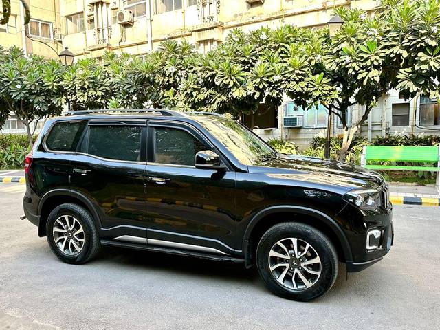 https://images10.gaadi.com/usedcar_image/3641833/original/processed_img2900986__used_car_2900986_1698396871.jpg?imwidth=6401