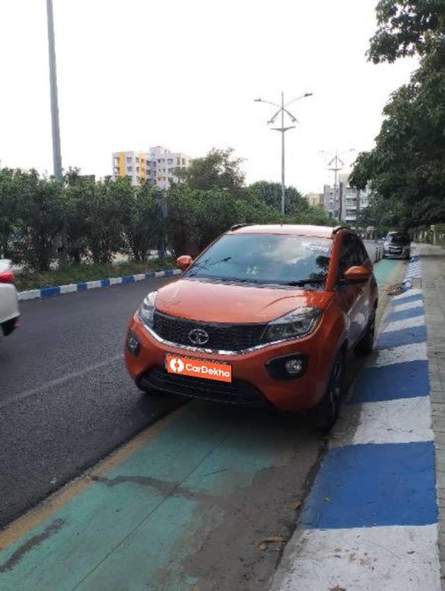 https://images10.gaadi.com/usedcar_image/3641874/original/processed_ee310009-bc1c-46b1-966d-0f689ee61951.jpg?imwidth=6400