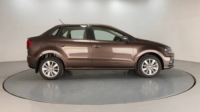 https://images10.gaadi.com/usedcar_image/3641882/original/img2901013__usedcar_3_276591698398325_1698398341.jpg?imwidth=6401
