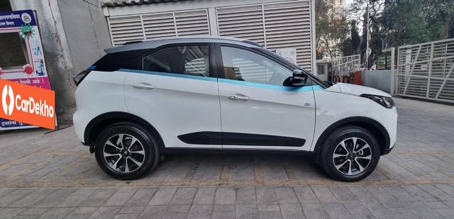 https://images10.gaadi.com/usedcar_image/3642003/original/processed_img2901086__usedcar_whatsappimage2023_01_13at123339_1__1301698401744_1698401878.jpeg?imwidth=6402