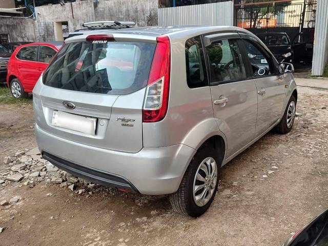 https://images10.gaadi.com/usedcar_image/3642263/original/processed_img2901244__used_car_2901244_1698408055.jpg?imwidth=6401