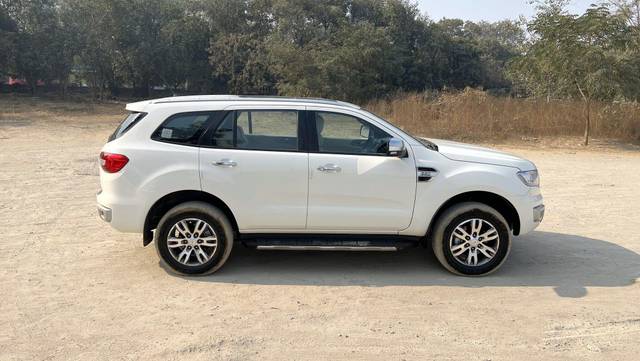 https://images10.gaadi.com/usedcar_image/3642267/original/processed_img2901246__used_car_2901246_1698408122.JPG?imwidth=6401