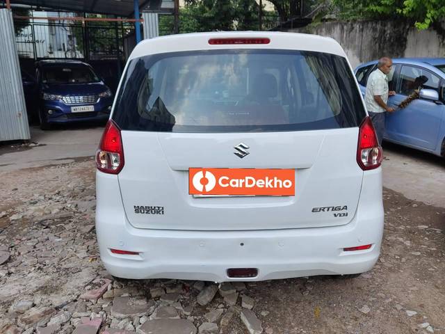 https://images10.gaadi.com/usedcar_image/3642280/original/processed_img2901258__used_car_2901258_1698408330.jpg?imwidth=6402