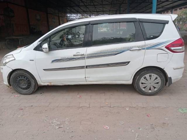 https://images10.gaadi.com/usedcar_image/3642415/original/processed_589c2b7e-1707-44ce-bb71-3c55eecccc87.jpg?imwidth=6401