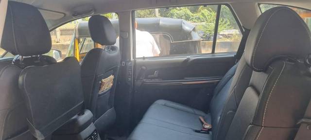 https://images10.gaadi.com/usedcar_image/3642606/original/processed_9c6ba9df-252b-4b63-8464-582183250593.jpg?imwidth=6402