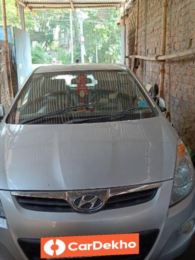 https://images10.gaadi.com/usedcar_image/3642667/original/processed_fbcd8119-805e-452f-b367-c2b83592e209.jpg?imwidth=6400