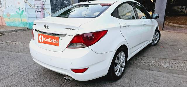 https://images10.gaadi.com/usedcar_image/3642749/original/processed_img2901461__used_car_2901461_1698427503.jpg?imwidth=6402