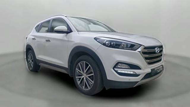 https://images10.gaadi.com/usedcar_image/3643044/original/img2901528__used_car_2901528_1698467036.jpg?imwidth=6400