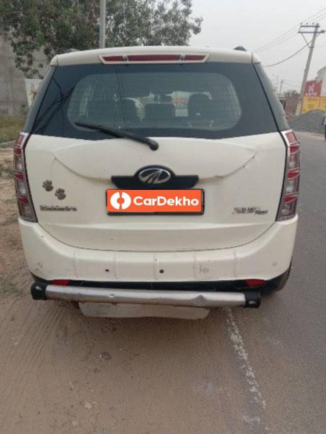 https://images10.gaadi.com/usedcar_image/3643056/original/processed_ff004252-57da-4ae2-b1d7-1348b8437d4d.jpeg?imwidth=6402