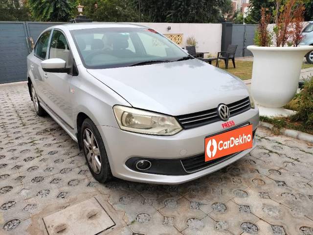 https://images10.gaadi.com/usedcar_image/3643148/original/processed_aac4e950-37df-4189-8726-098387b9c301.jpg?imwidth=6400