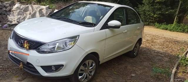 https://images10.gaadi.com/usedcar_image/3643222/original/processed_59ddbec8-41c4-4e7a-a83b-1aa2a1df2e4e.jpg?imwidth=6400
