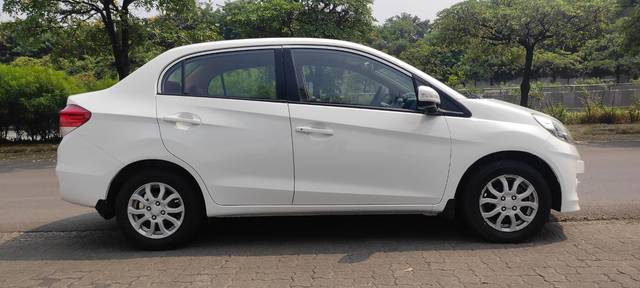 https://images10.gaadi.com/usedcar_image/3643273/original/img2901631__used_car_2901631_1698474153.jpg?imwidth=6401