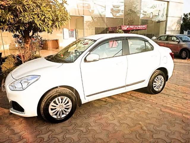 https://images10.gaadi.com/usedcar_image/3643306/original/processed_49ad8ae1-b66e-4738-be10-75e805260cfd.jpg?imwidth=6400