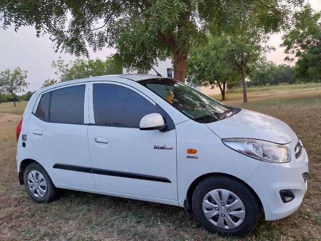 https://images10.gaadi.com/usedcar_image/3643344/original/processed_8e84b685-0169-41ba-ae76-e1e4604a3477.jpg?imwidth=6401
