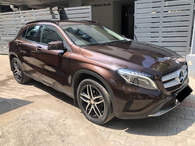 https://images10.gaadi.com/usedcar_image/3643348/original/processed_img2901684__used_car_2901684_1698475794.jpg?imwidth=6400