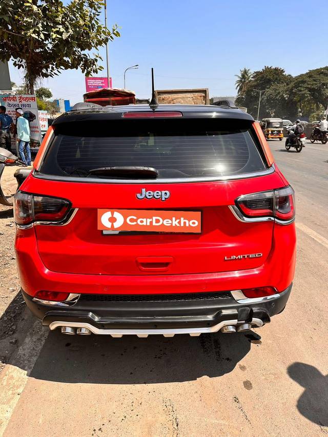 https://images10.gaadi.com/usedcar_image/3643470/original/processed_img2901758__used_car_2901758_1698478769.jpg?imwidth=6401