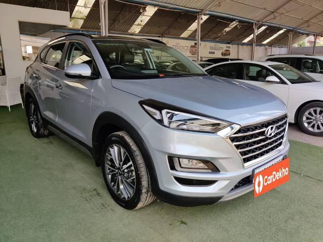 https://images10.gaadi.com/usedcar_image/3643619/original/processed_img2901850__used_car_2901850_1698667113.jpg?imwidth=6401