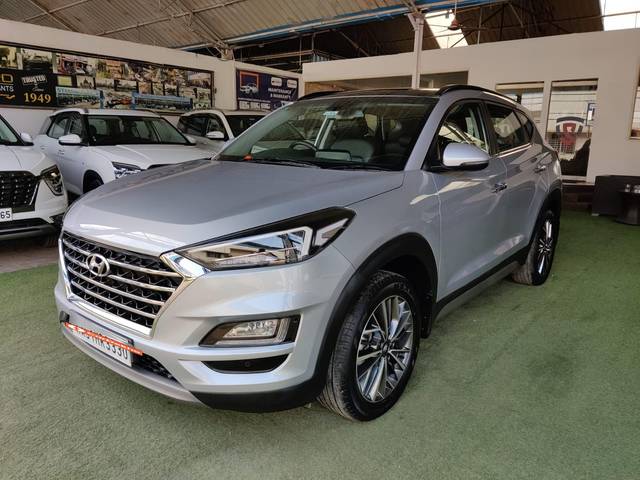 https://images10.gaadi.com/usedcar_image/3643619/original/processed_img2901850__used_car_2901850_1698667114.jpg?imwidth=6402