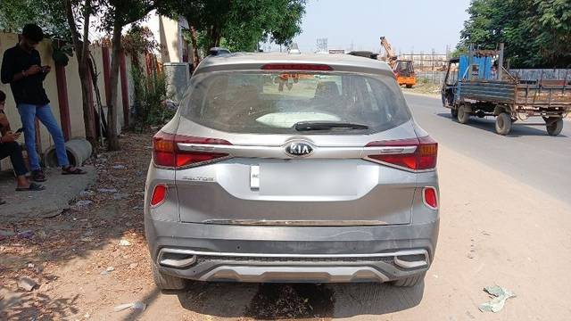 https://images10.gaadi.com/usedcar_image/3643708/original/21__VCC_1808595_96_1697877017.jpg?imwidth=6402