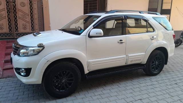 https://images10.gaadi.com/usedcar_image/3643713/original/processed_d62844ae-e2e5-464a-8b58-fc4a67be75c8.jpg?imwidth=6400