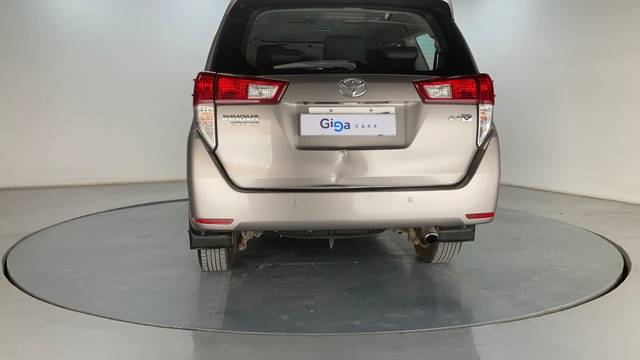 https://images10.gaadi.com/usedcar_image/3643765/original/processed_img2901930__usedcar_i2_276591698487181_1698487190.jpg?imwidth=6402