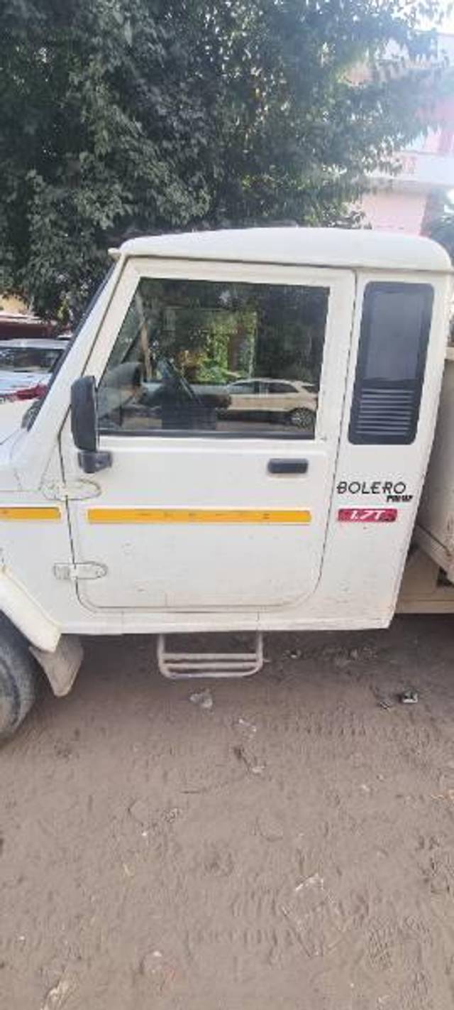 https://images10.gaadi.com/usedcar_image/3643768/original/processed_443bb0bb-eade-4bb0-8328-b5c6ac27e70f.jpg?imwidth=6401