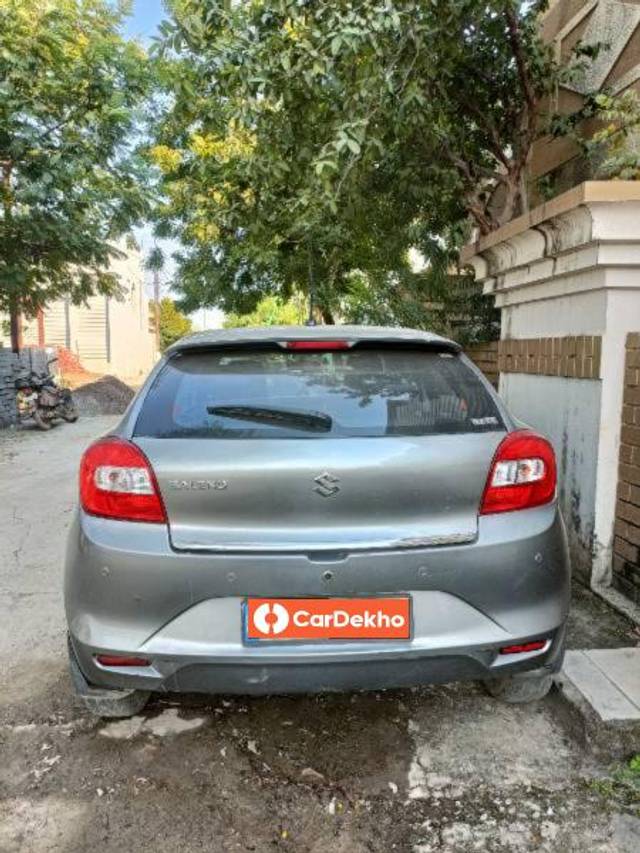 https://images10.gaadi.com/usedcar_image/3643936/original/processed_76cad978-34f1-4622-991f-6f21a7e0205f.jpg?imwidth=6402