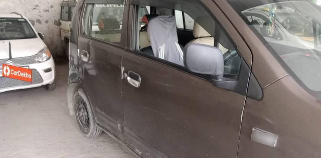 https://images10.gaadi.com/usedcar_image/3643998/original/processed_daf3a01e-1cf7-4799-a2a0-e3722444fb3c.jpeg?imwidth=6401