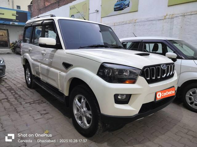 https://images10.gaadi.com/usedcar_image/3644047/original/processed_img2902102__used_car_2902102_1698495351.jpg?imwidth=6400