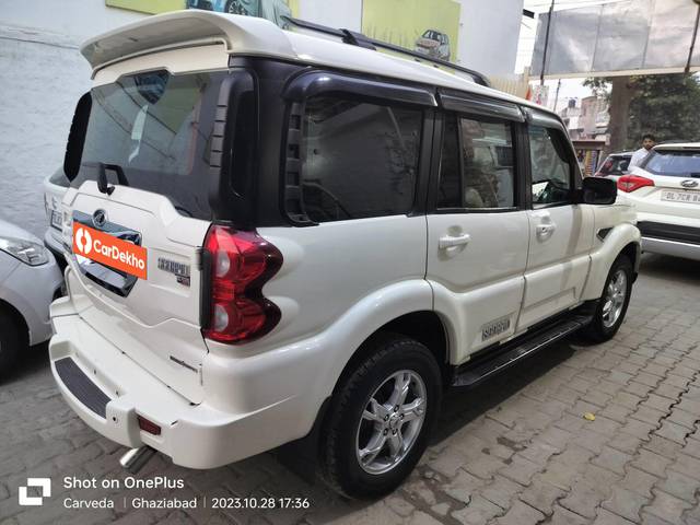 https://images10.gaadi.com/usedcar_image/3644047/original/processed_img2902102__used_car_2902102_1698495358.jpg?imwidth=6401