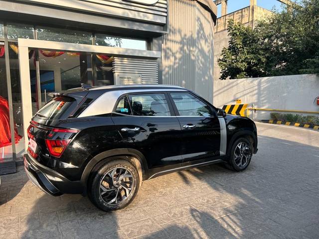 https://images10.gaadi.com/usedcar_image/3644111/original/processed_img2902155__usedcar_whatsappimage2023_10_23at162058_3__140381698496415_1698496489.jpeg?imwidth=6402